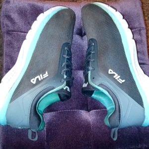 Fila woman running shoes  Color memory foam